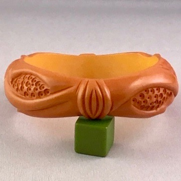 BB62 butterscotch bow carved bangle
